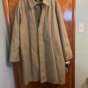 Tan Raincoat by Weatherproof, new with tags, size 44RE